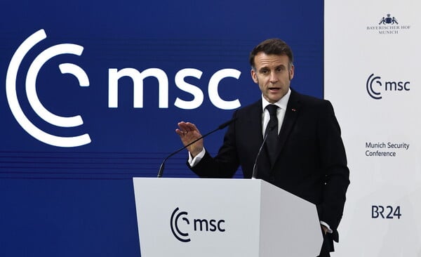 ΜΑΚΡΟΝ ΓΑΛΛΙΑ ΔΑΣΜΟΙ ΗΠΑ ΤΡΑΜΠ ΑΝΩΤΑΤΟ ΔΙΚΑΣΤΗΡΙΟ