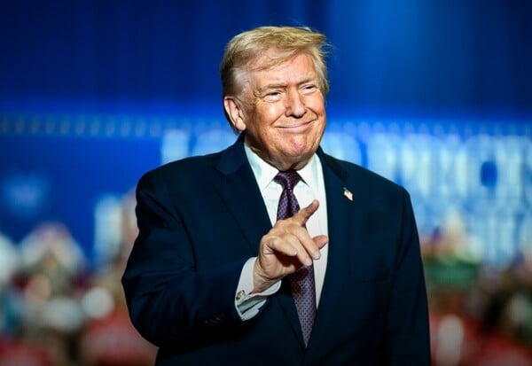 ΝΤΟΝΑΛΝΤ ΤΡΑΜΠ ΔΑΣΜΟΙ