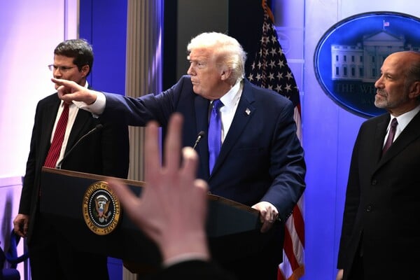 ΤΡΑΜΠ ΔΑΣΜΟΣ ΠΑΓΚΟΣΜΙΟΣ ΔΑΣΜΟΣ