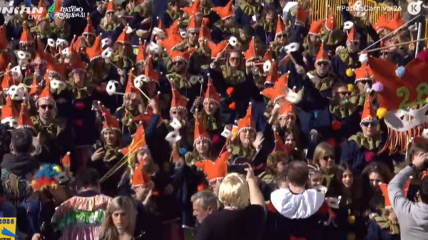 Πατρινό Καρναβάλι: Πάνω από 50.000 καρναβαλιστές στη μεγάλη παρέλαση