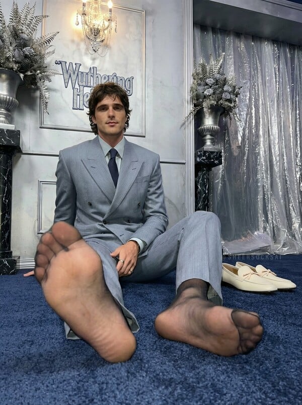 Να μη στέκεσαι ψηλά για να σε δουν, αλλά χαμηλά για να σε αγγίξουν/ ένα πολυποστ του Πάνου Μιχαήλ