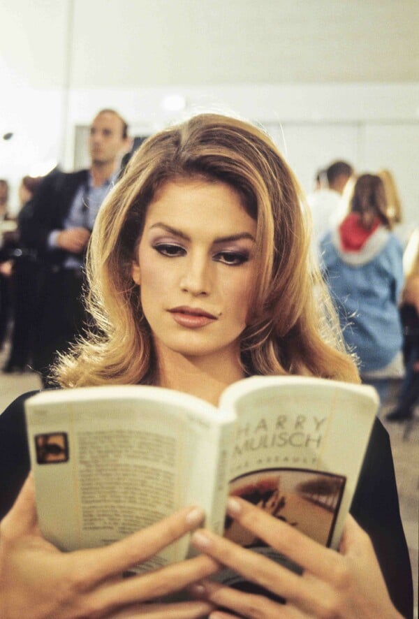 Η Σίντι Κρόφορντ στα 60 