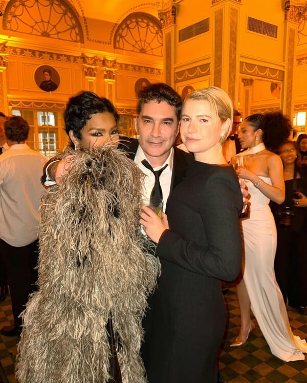 ΚΛΕΛΙΑ ΑΝΔΡΙΟΛΑΤΟΥ ΧΡΙΣΤΟΦΟΡΟΣ ΠΑΠΑΚΑΛΙΑΤΗΣ VOGUE AFTER PARTY BAFTA 2026