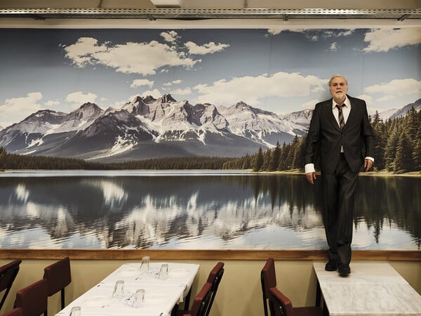 Τζένη Τζένη: Οι πρώτες Φωτογραφίες από την πολυαναμενόμενη παραγωγή σε σκηνοθεσία του Νίκου Καραθάνου