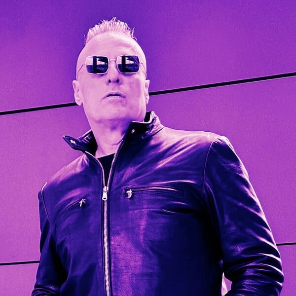 Theodoros, Κίτρινα Ποδήλατα και s̶i̶s̶t̶e̶r̶ : τα καινούρια άλμπουμ τους είναι από εκείνα που ξεχωρίζουν