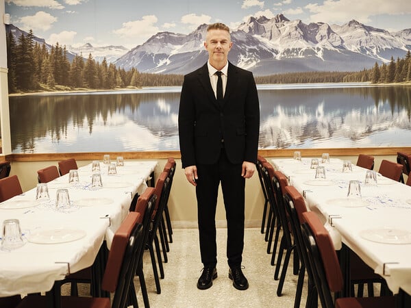 Τζένη Τζένη: Οι πρώτες Φωτογραφίες από την πολυαναμενόμενη παραγωγή σε σκηνοθεσία του Νίκου Καραθάνου