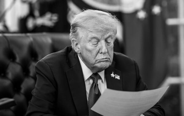 ΕΠΣΤΑΙΝ ΤΡΑΜΠ ΕΓΓΡΑΦΑ