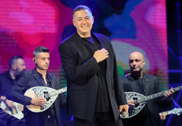 ΝΙΚΟΣ ΜΑΚΡΟΠΟΥΛΟΣ, ΝΟΣΟΚΟΜΕΙΟ, ΠΝΕΥΜΟΝΙΑ, ΤΡΑΓΟΥΔΙΣΤΗΣ