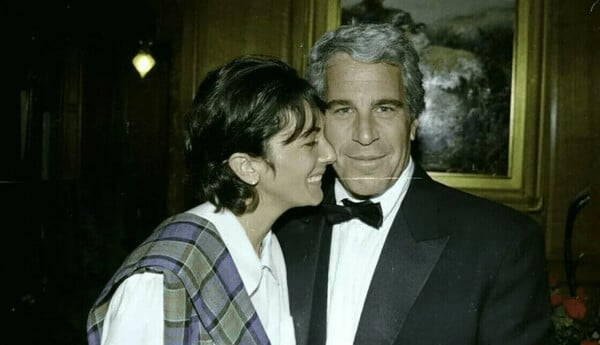 ΤΖΕΦΤΙ ΕΠΣΤΑΪΝ ΚΑΤΗΓΟΡΟΥΜΕΝΟΙ