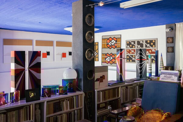 Όπυ Ζούνη: Μέσα στο σπίτι και το ατελιέ της  