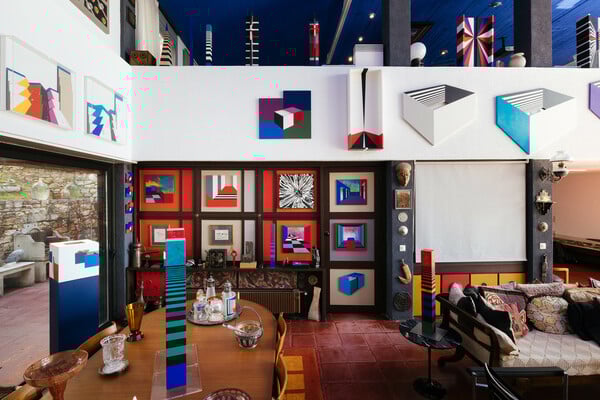 Όπυ Ζούνη: Μέσα στο σπίτι και το ατελιέ της  