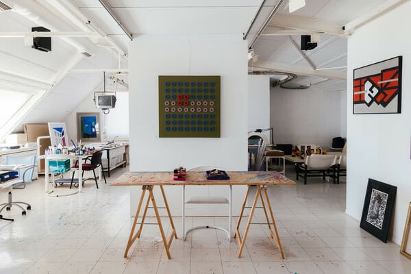 Όπυ Ζούνη: Μέσα στο σπίτι και το ατελιέ της  