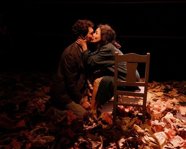 Τα τρένα που φύγαν, αγάπες μου πήρανε