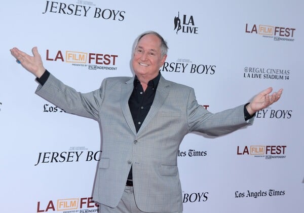 NEIL SEDAKA ΤΡΑΓΟΥΔΙΣΤΗΣ ΘΑΝΑΤΟΣ