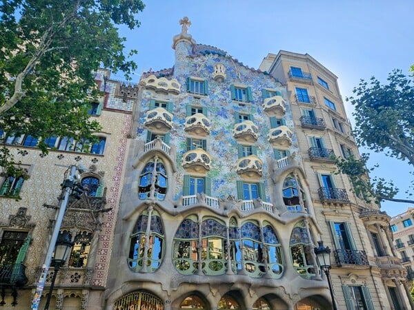 Ο Γκαουντί δεν έφτιαξε μόνο τη Sagrada Família