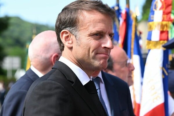 ΜΑΚΡΟΝ ΓΑΛΛΙΑ ΜΕΣΗ ΑΝΑΤΟΛΗ