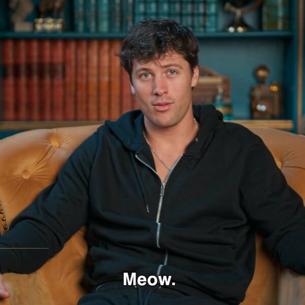 *Σαν φίδι πάνω στο δέρμα/ ένα πολυπόστ του Πάνου Μιχαήλ