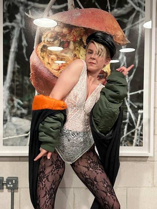 *Σαν φίδι πάνω στο δέρμα/ ένα πολυπόστ του Πάνου Μιχαήλ