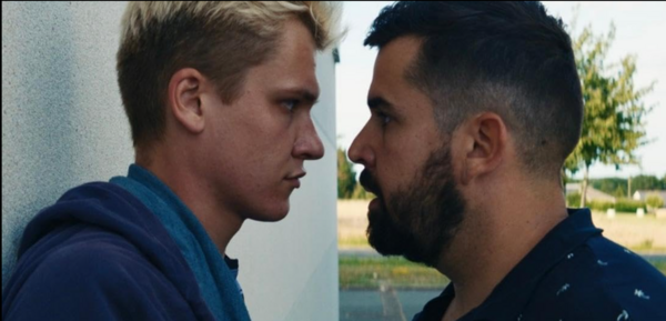 *Σαν φίδι πάνω στο δέρμα/ ένα πολυπόστ του Πάνου Μιχαήλ