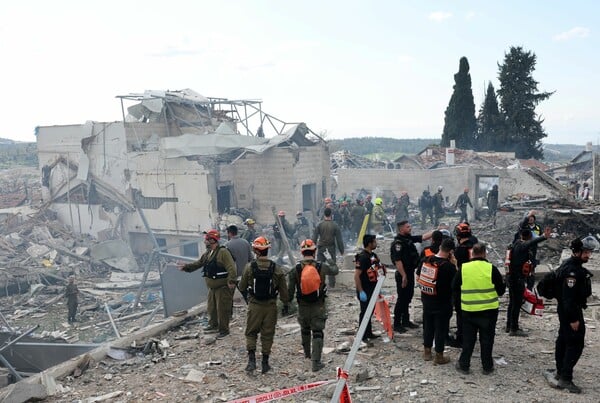 ΜΕΣΗ ΑΝΑΤΟΛΗ ΕΛΛΗΝΕΣ ΕΚΤΑΚΤΗ ΑΝΑΓΚΗ