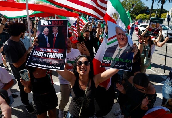 ΧΑΜΕΝΕΙ ΝΕΚΡΟΣ ΑΝΤΙΔΡΑΣΕΙΣ ΠΑΝΗΓΥΡΙΣΜΟΙ ΘΡΗΝΟΣ