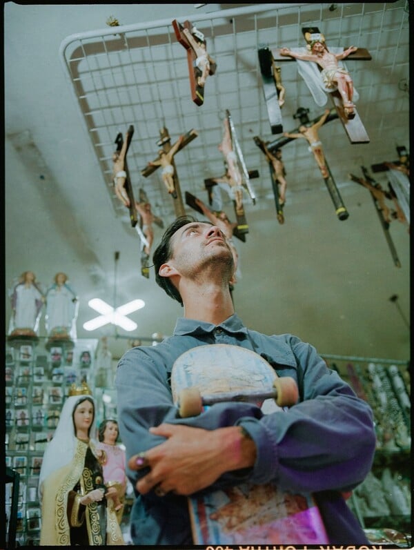 «Touching Ground»: Η ατρόμητη skate κουλτούρα του Μεντεγίν