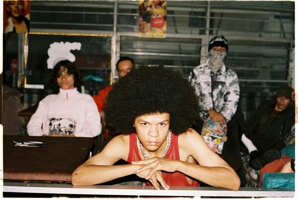 «Touching Ground»: Η ατρόμητη skate κουλτούρα του Μεντεγίν