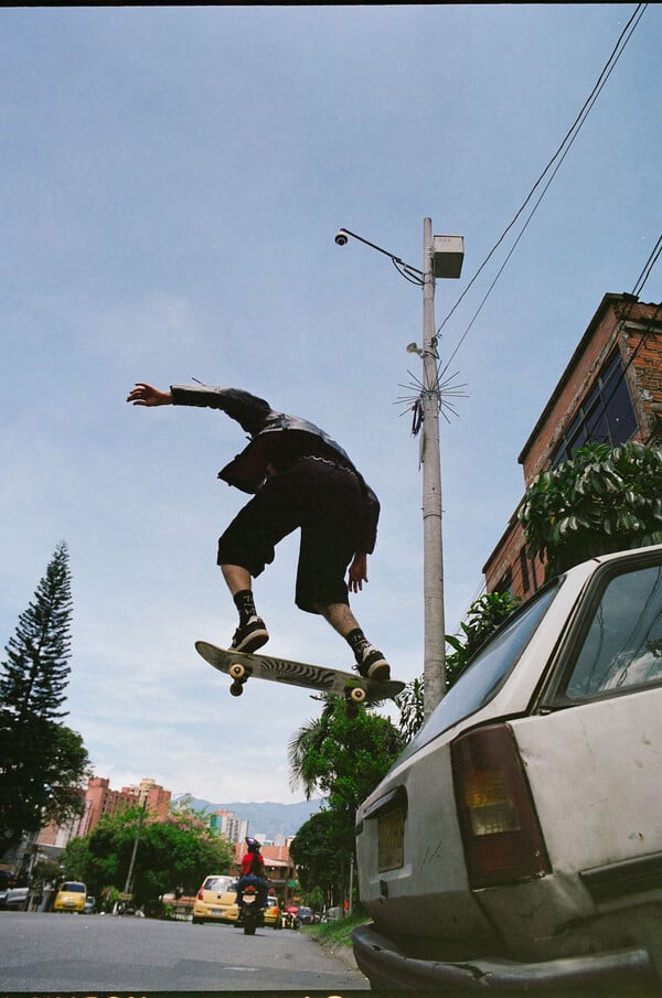 «Touching Ground»: Η ατρόμητη skate κουλτούρα του Μεντεγίν