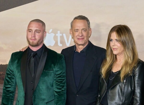 ΤΟΜ ΧΑΝΚΣ ΤΣΕΤ ΧΑΝΚΣ ΕΛΛΗΝΙΚΟ ΔΙΑΒΑΤΗΡΙΟ ΚΟΛΟΜΒΙΑ