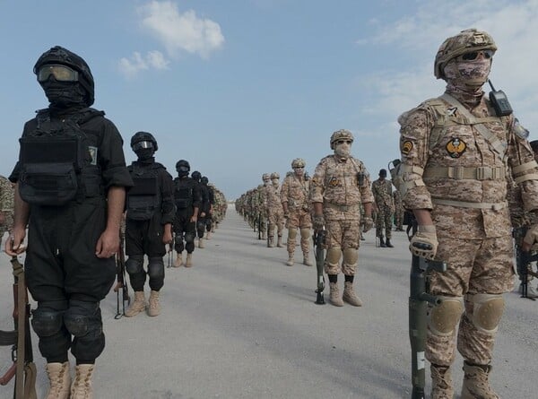 ΙΡΑΝ ΦΡΟΥΡΟΙ ΤΗΣ ΕΠΑΝΑΣΤΑΣΗΣ ΥΠΟΥΡΓΟΣ ΑΜΥΝΑΣ