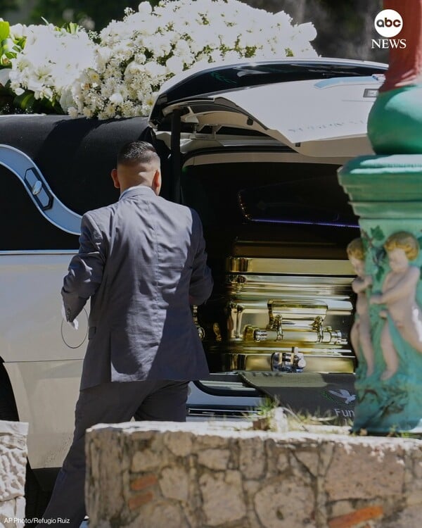 Μεξικό: Ο βαρόνος των ναρκωτικών «Ελ Μέντσο» θάφτηκε σε χρυσό φέρετρο