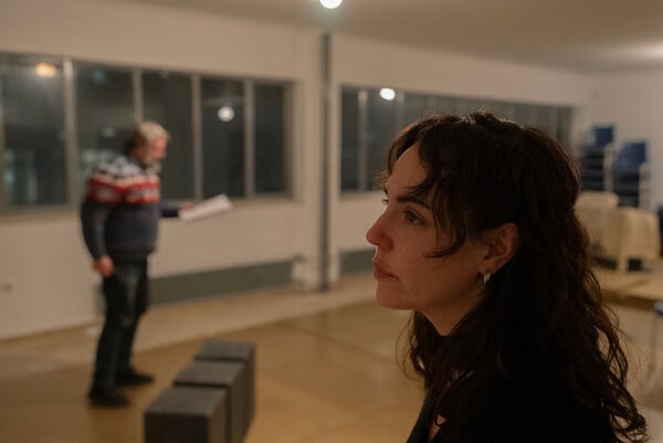  Η Κάτια Δανδουλάκη κατεβαίνει στο υπόγειο του Κουν