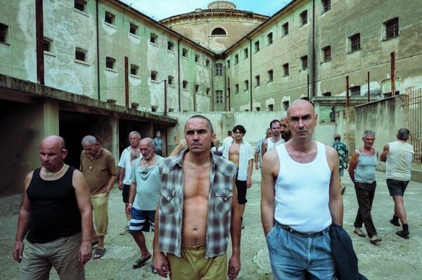 Portobello: Η Ιταλία του ’80 σε μια αριστουργηματική μίνι σειρά του ΗΒΟ Max 