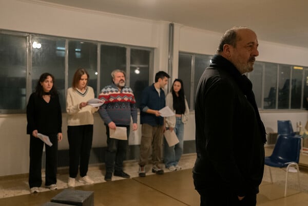  Η Κάτια Δανδουλάκη κατεβαίνει στο υπόγειο του Κουν