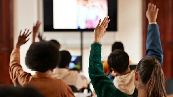 Το Ανώτατο Δικαστήριο των ΗΠΑ μπλοκάρει νόμο της Καλιφόρνιας που προστάτευε τρανς μαθητές από αναγκαστικό outing