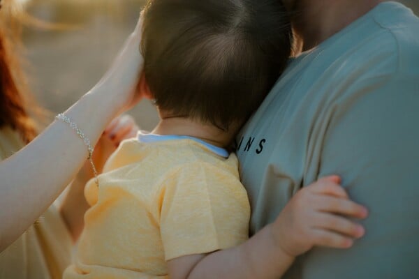 ΠΑΙΔΙΑ ΓΟΝΕΙΣ ΑΝΑΤΡΟΦΗ ΣΤΡΕΣ ΑΓΧΟΣ