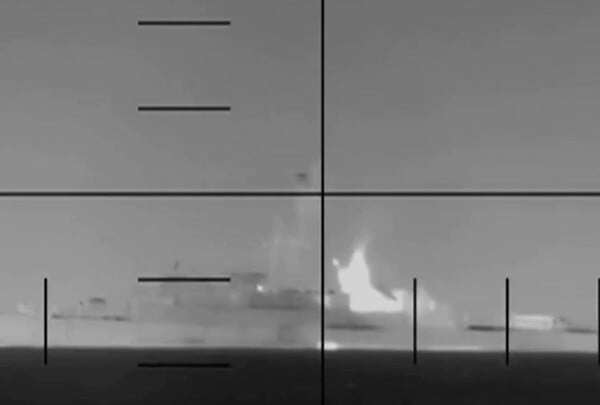 ΗΠΑ: Βίντεο από τη στιγμή που το αμερικανικό υποβρύχιο τορπιλίζει την ιρανική φρεγάτα