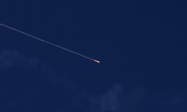 Το Ισραήλ σφυροκοπά Τεχεράνη και Βηρυτό - Το Ιράν υπόσχεται «πλήρη καταστροφή»