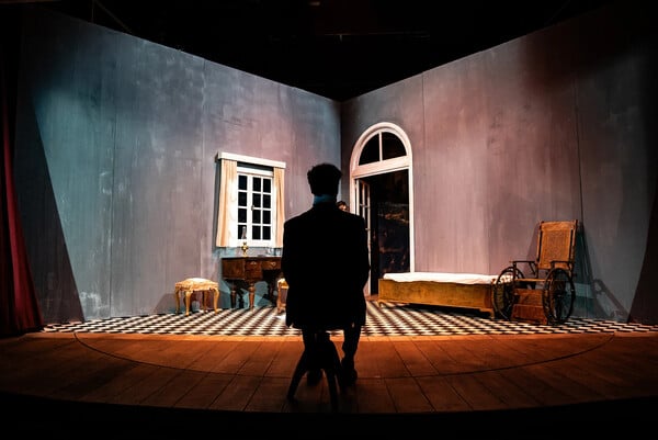 Κωνσταντίνος Σκουρλέτης: «Πώς γίνεται να μην παρατηρείς όσα συμβαίνουν γύρω σου και να μην τα εισάγεις στην τέχνη σου;»