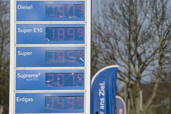 ΜΕΣΗ ΑΝΑΤΟΛΗ ΠΕΤΡΕΛΑΙΟ ΒΕΝΖΙΝΗ ΑΥΞΗΣΗ ΤΙΜΩΝ