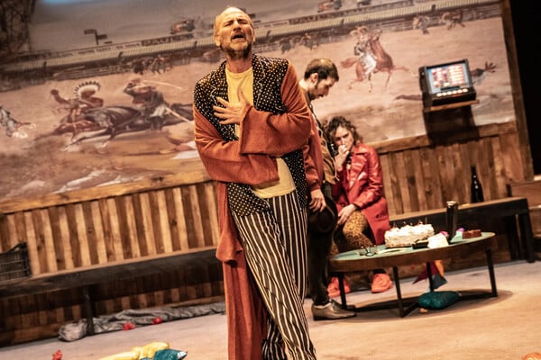 Κωνσταντίνος Σκουρλέτης: «Πώς γίνεται να μην παρατηρείς όσα συμβαίνουν γύρω σου και να μην τα εισάγεις στην τέχνη σου;»