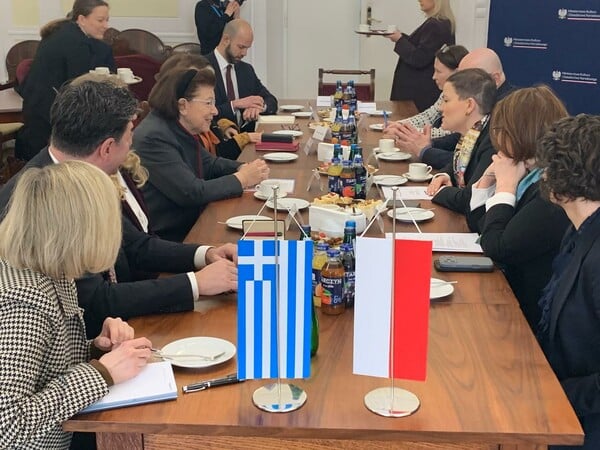 Η Λίνα Μενδώνη συναντήθηκε με την υπουργό Πολιτισμού και Εθνικής Κληρονομιάς της Πολωνίας
