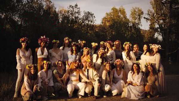 Sisterhoods: Κοινότητες που σε βοηθάνε να εξελιχθείς 