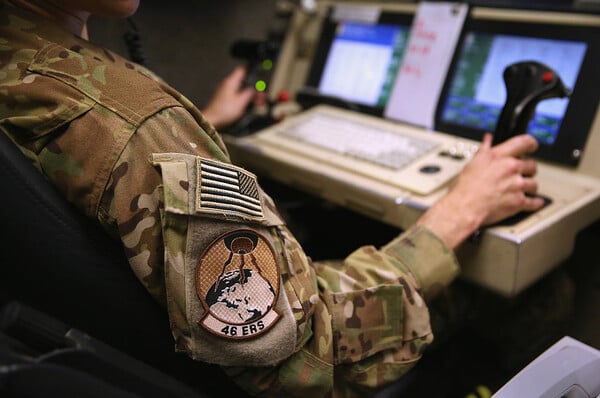 DRONES DATA CENTERS ΠΟΛΕΜΟΣ ΣΤΗ ΜΕΣΗ ΑΝΑΤΟΛΗ