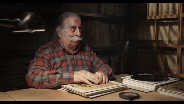 Ένα ντοκιμαντέρ για τη μυθιστορηματική ζωή του ρεμπέτη Γιώργου Κατσαρού