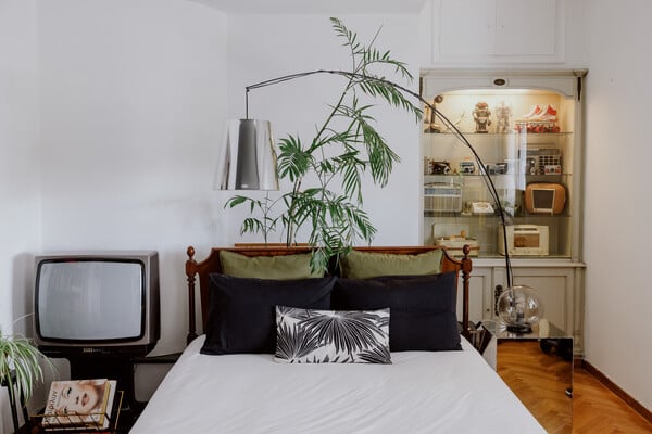 Ένα σπίτι που δεν κρύβεται/Ένα ηλιόλουστο ρετιρέ με vintage ψυχή