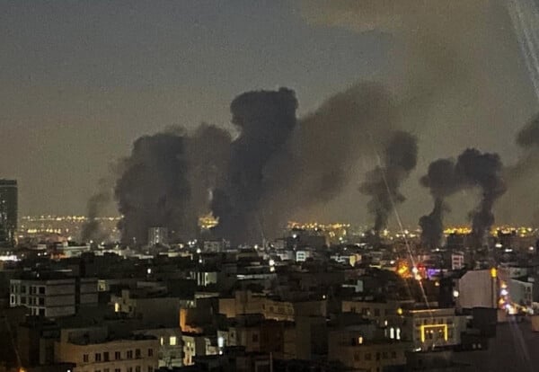 Ιράν: «Σαν να βρυχάται δράκος» - Κάτοικοι στην Τεχεράνη μιλούν για τη χειρότερη νύχτα από τους βομβαρδισμούς