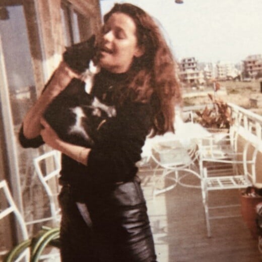 Όταν η Βίκυ Βανίτα έγραφε μια ιστορία αγάπης για τον γάτο της