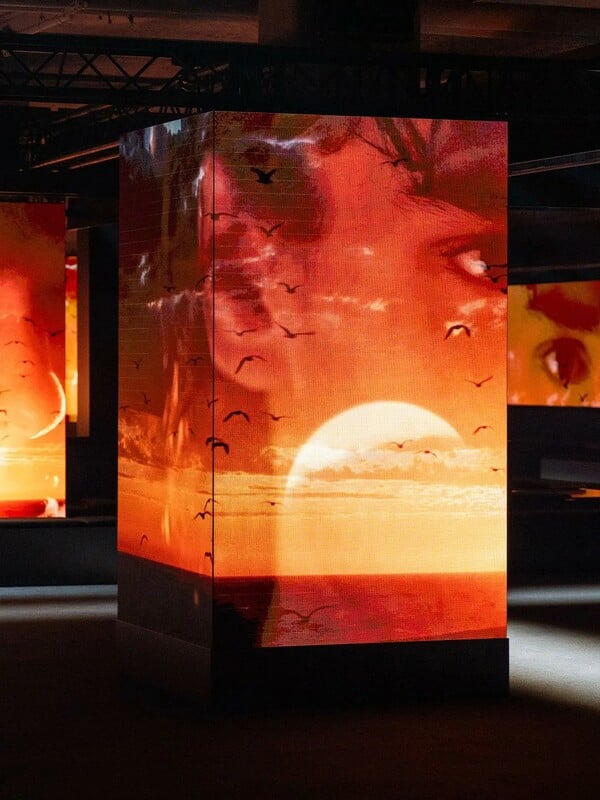 Balenciaga: Το Euphoria μπήκε στην πασαρέλα του Παρισιού