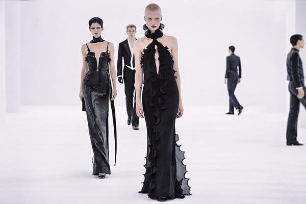 Tom Ford και Givenchy: Ένα masterclass ερωτισμού